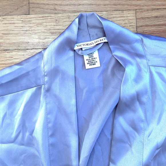 Victoria's Secret Light Purple Satin Robe - Picture 4 of 4